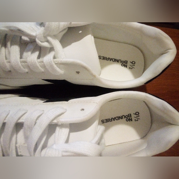 No Boundaries Women's Sneakers Size 9 1/2 - Picture 2 of 7
